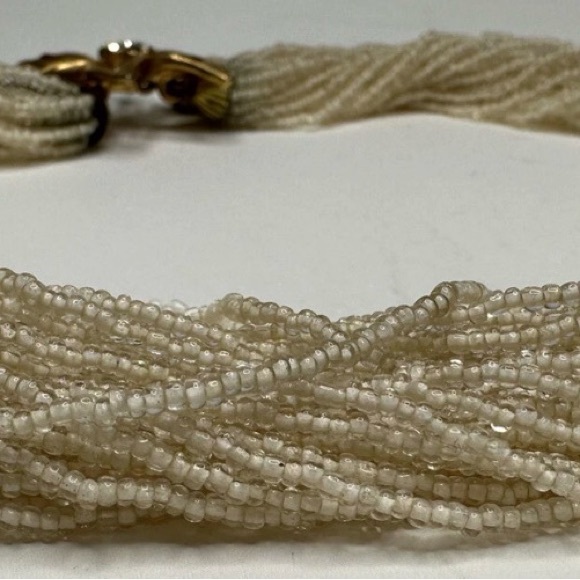 Vintage Luxurious Multi-Strand Pearl Necklace with Gold Bow Clasp - Picture 7 of 14